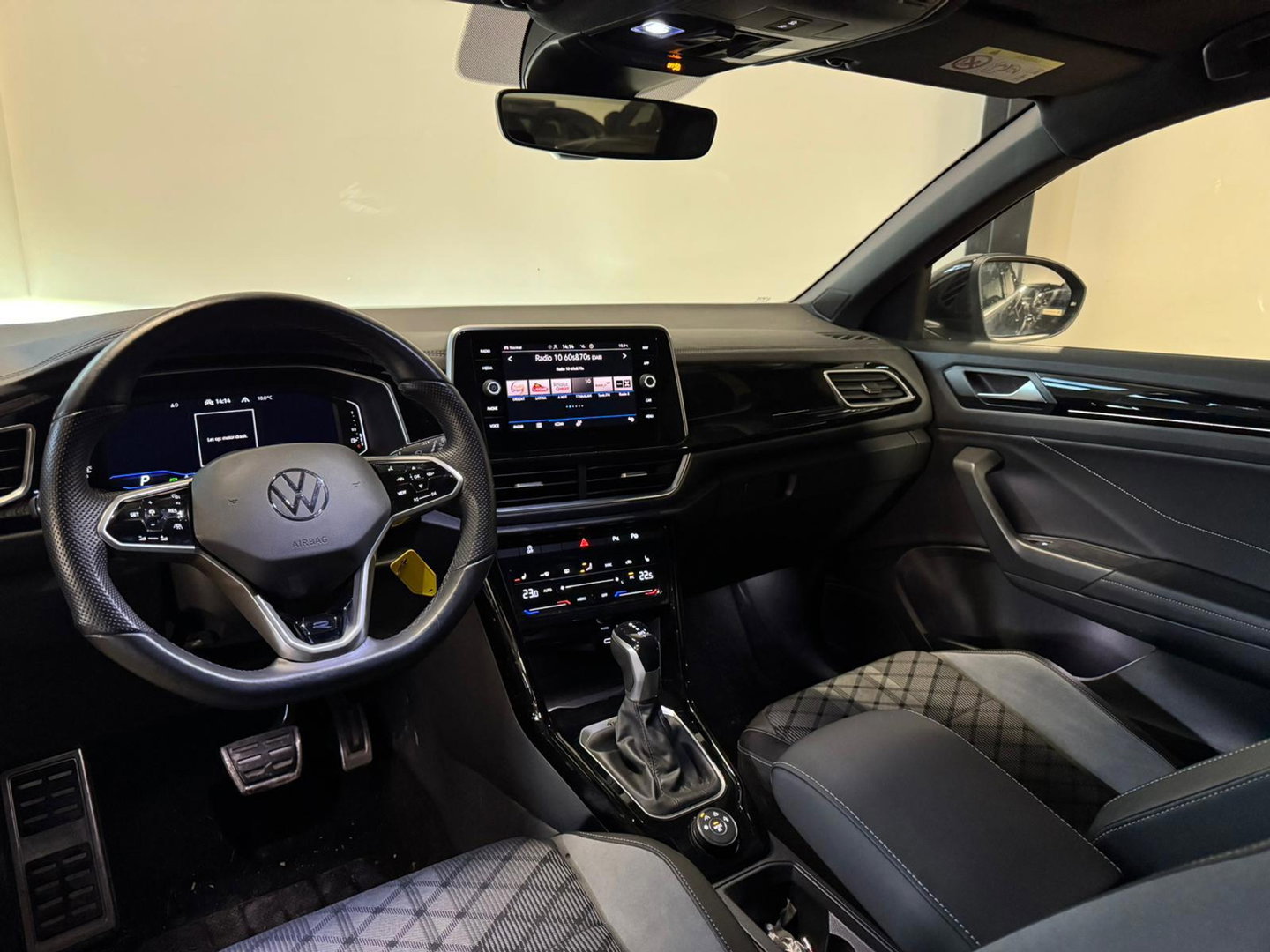 Volkswagen T-Roc 2.0 TSI 4Motion R-Line PANO KEYLESS CAM