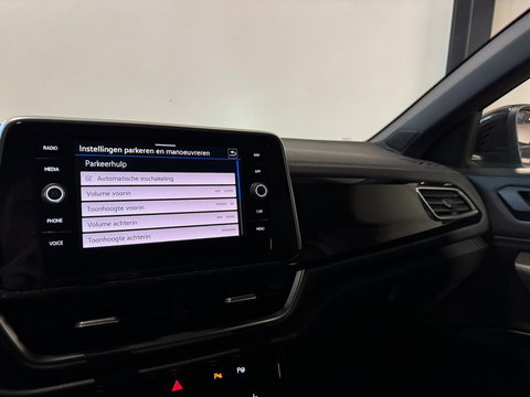 Volkswagen T-Roc 2.0 TSI 4Motion R-Line PANO KEYLESS CAM