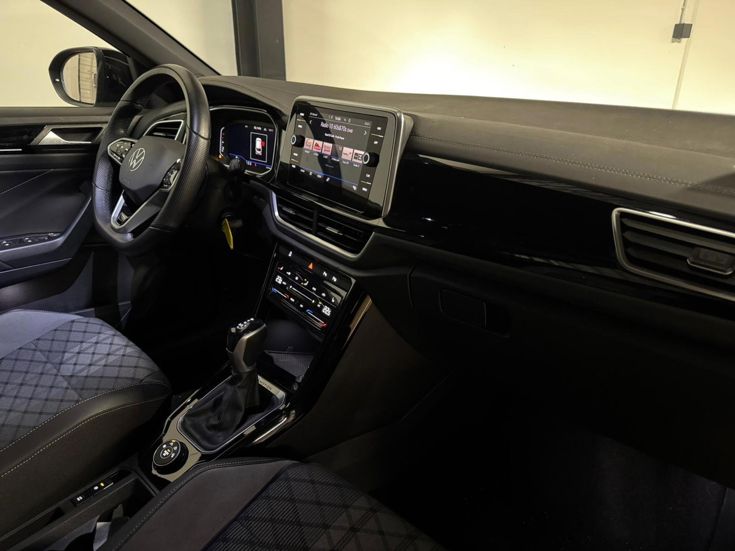 Volkswagen T-Roc 2.0 TSI 4Motion R-Line PANO KEYLESS CAM