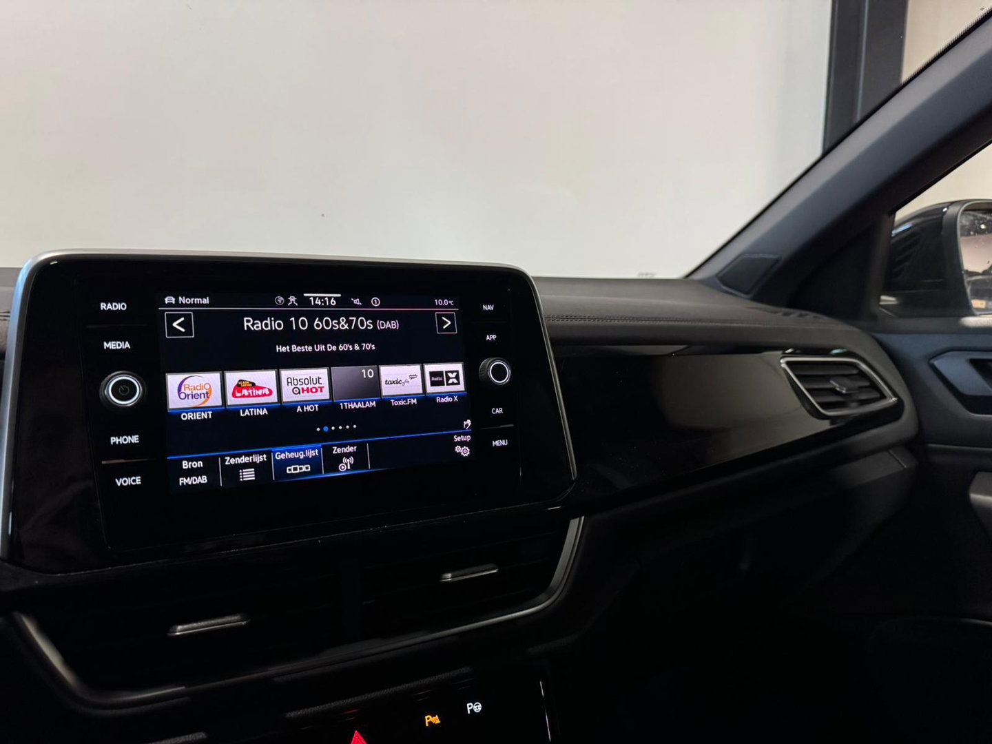 Volkswagen T-Roc 2.0 TSI 4Motion R-Line PANO KEYLESS CAM