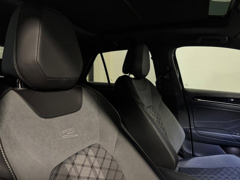 Volkswagen T-Roc 2.0 TSI 4Motion R-Line PANO KEYLESS CAM