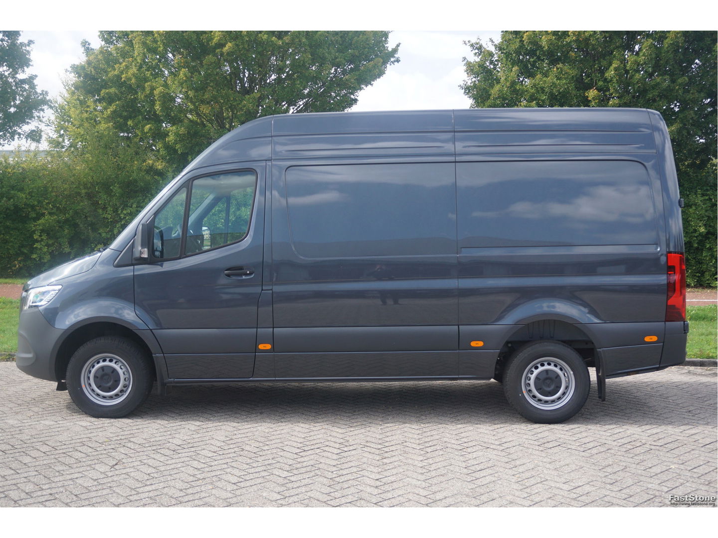 Mercedes-Benz Sprinter 317CDI Pro L2H2 BPM VRIJ!! 10.25" Mbux Cam, Gev. Stoel, 3.5T Trekgewicht, LED!! NR. A528*