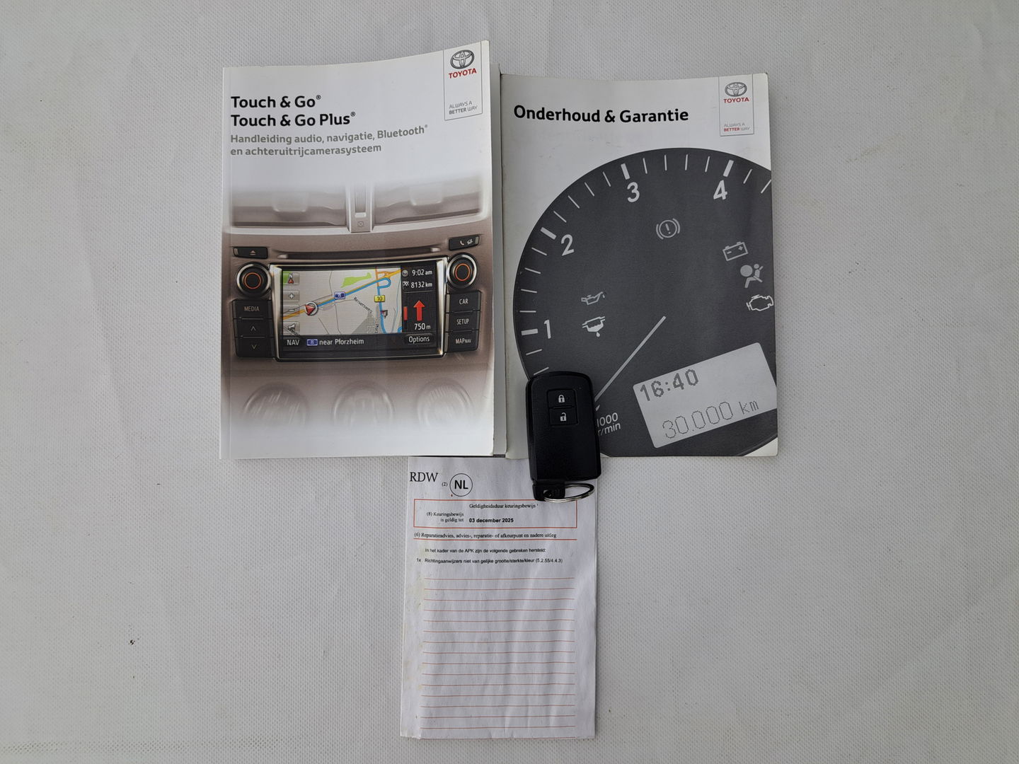 Toyota Auris Touring Sports 1.8 Hybrid Lease Aut. *PANO | NAVI-FULLMAP | KEYLESS | CAMERA | COMFORTSEATS | ECC | PDC | CRUISE | TOWBAR | 16''ALU*