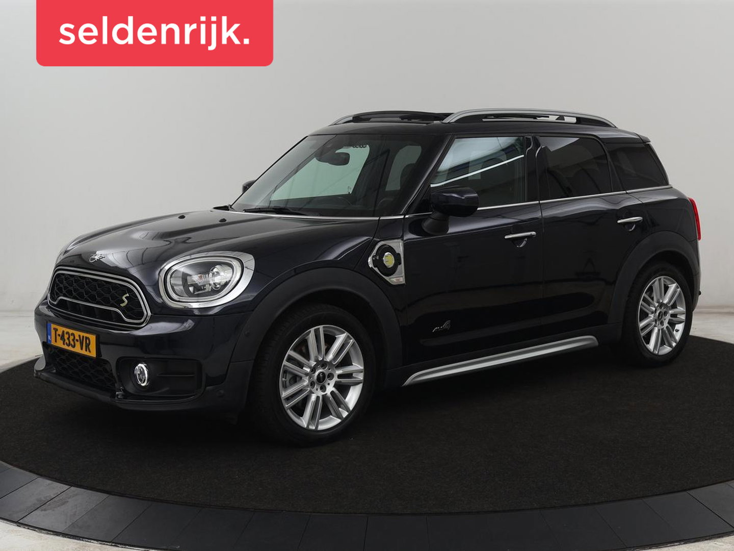 MINI Countryman 1.5 Cooper S E ALL4 Chili | Panoramadak | Leder | Head-Up | Harman/Kardon | Stoelverwarming | Adaptive cruise | Camera | Carplay | Navigatie | Climate control | PHEV | Plug In