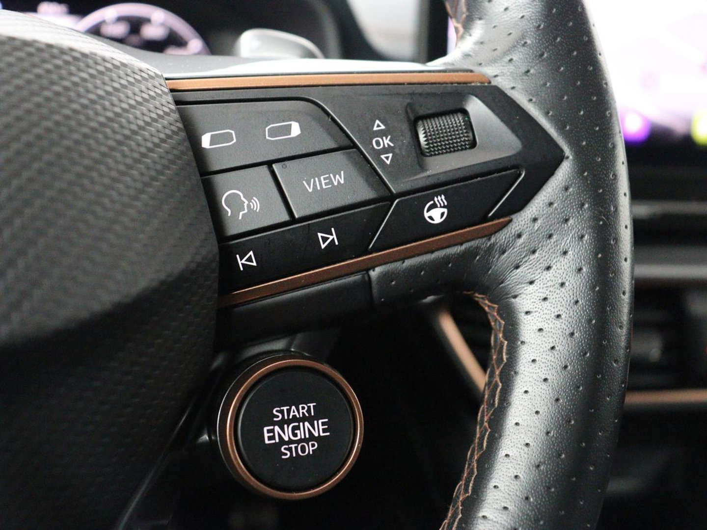 CUPRA Formentor 1.4 eHybrid VZ | SOH 94% | 245pk | Leder | Stoelverwarming | 360 Camera | Carplay | Sfeerverlichting | Navigatie | Adaptive cruise | Memory | Keyless | Full LED | PHEV | Plug In