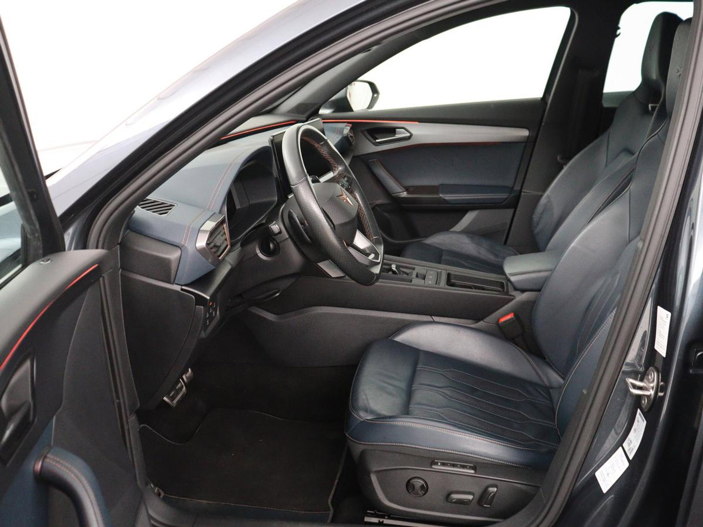 CUPRA Formentor 1.4 eHybrid VZ | SOH 94% | 245pk | Leder | Stoelverwarming | 360 Camera | Carplay | Sfeerverlichting | Navigatie | Adaptive cruise | Memory | Keyless | Full LED | PHEV | Plug In