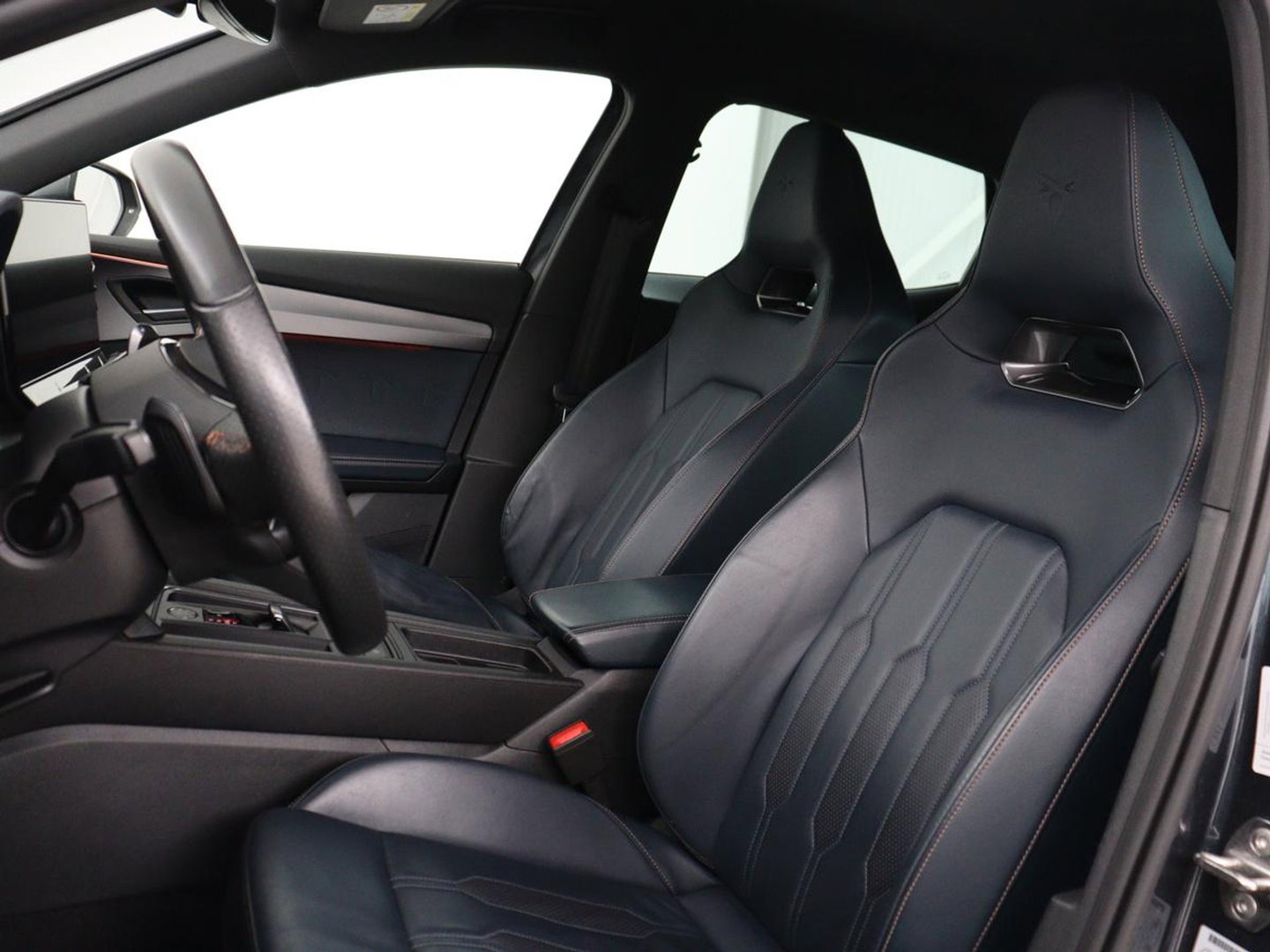 CUPRA Formentor 1.4 eHybrid VZ | SOH 94% | 245pk | Leder | Stoelverwarming | 360 Camera | Carplay | Sfeerverlichting | Navigatie | Adaptive cruise | Memory | Keyless | Full LED | PHEV | Plug In