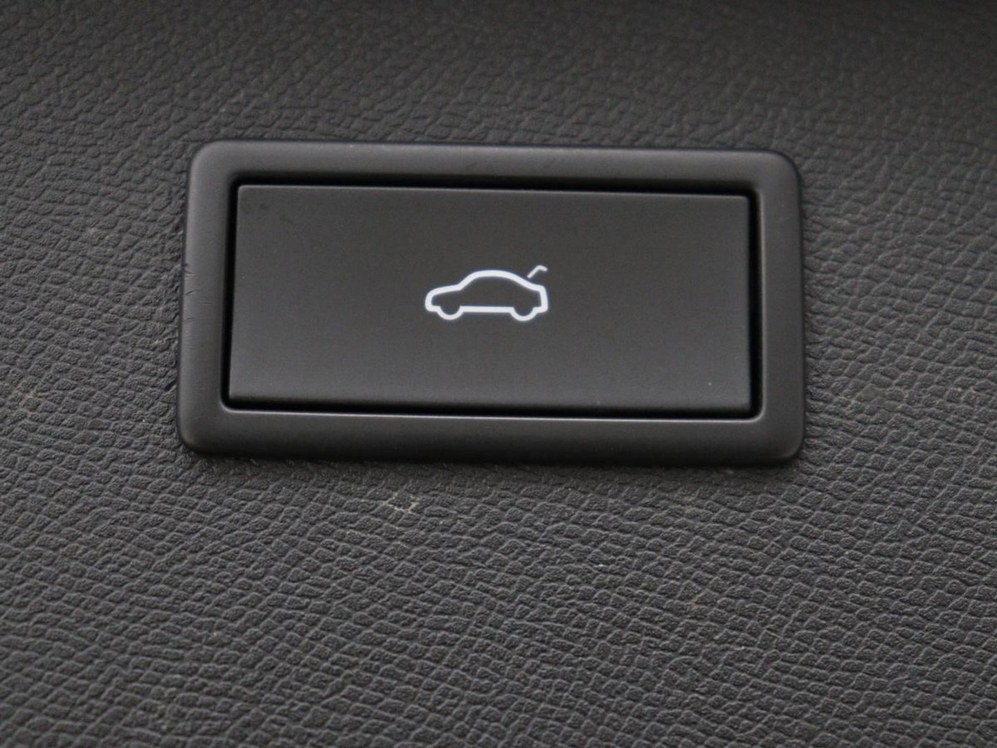 CUPRA Formentor 1.4 eHybrid VZ | SOH 94% | 245pk | Leder | Stoelverwarming | 360 Camera | Carplay | Sfeerverlichting | Navigatie | Adaptive cruise | Memory | Keyless | Full LED | PHEV | Plug In