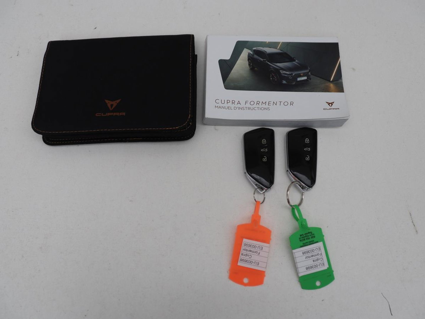 CUPRA Formentor 1.4 eHybrid VZ | SOH 94% | 245pk | Leder | Stoelverwarming | 360 Camera | Carplay | Sfeerverlichting | Navigatie | Adaptive cruise | Memory | Keyless | Full LED | PHEV | Plug In