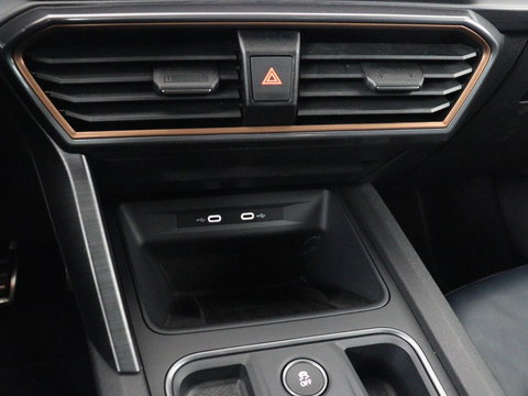 CUPRA Formentor 1.4 eHybrid VZ | SOH 94% | 245pk | Leder | Stoelverwarming | 360 Camera | Carplay | Sfeerverlichting | Navigatie | Adaptive cruise | Memory | Keyless | Full LED | PHEV | Plug In