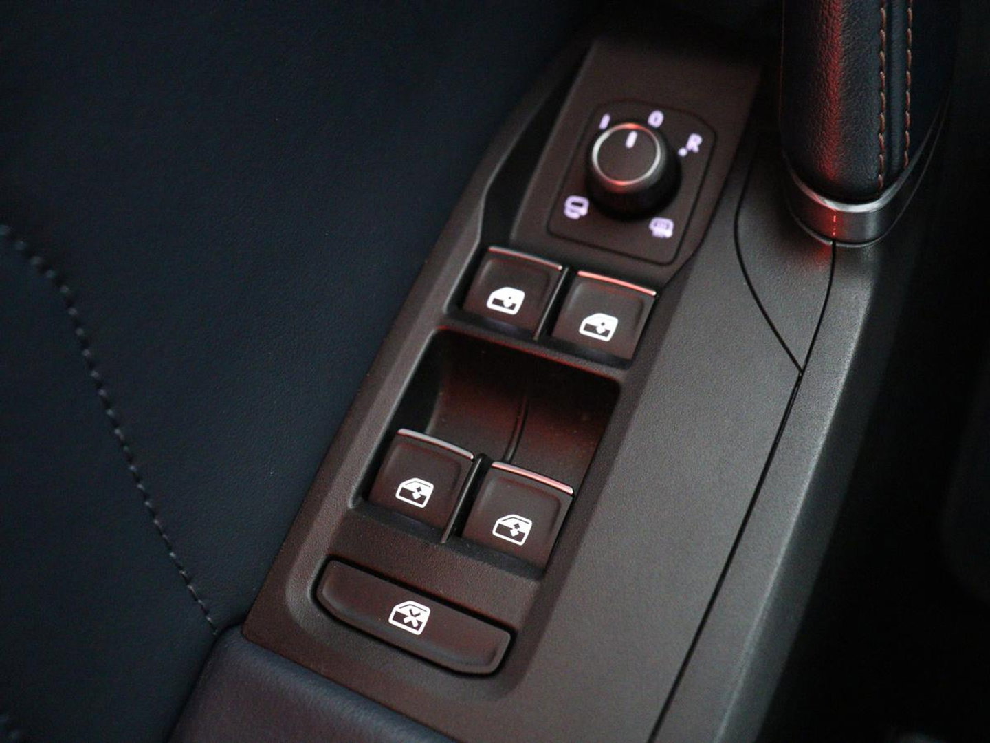 CUPRA Formentor 1.4 eHybrid VZ | SOH 94% | 245pk | Leder | Stoelverwarming | 360 Camera | Carplay | Sfeerverlichting | Navigatie | Adaptive cruise | Memory | Keyless | Full LED | PHEV | Plug In