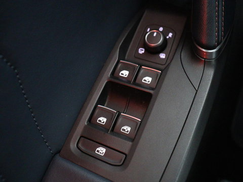 CUPRA Formentor 1.4 eHybrid VZ | SOH 94% | 245pk | Leder | Stoelverwarming | 360 Camera | Carplay | Sfeerverlichting | Navigatie | Adaptive cruise | Memory | Keyless | Full LED | PHEV | Plug In