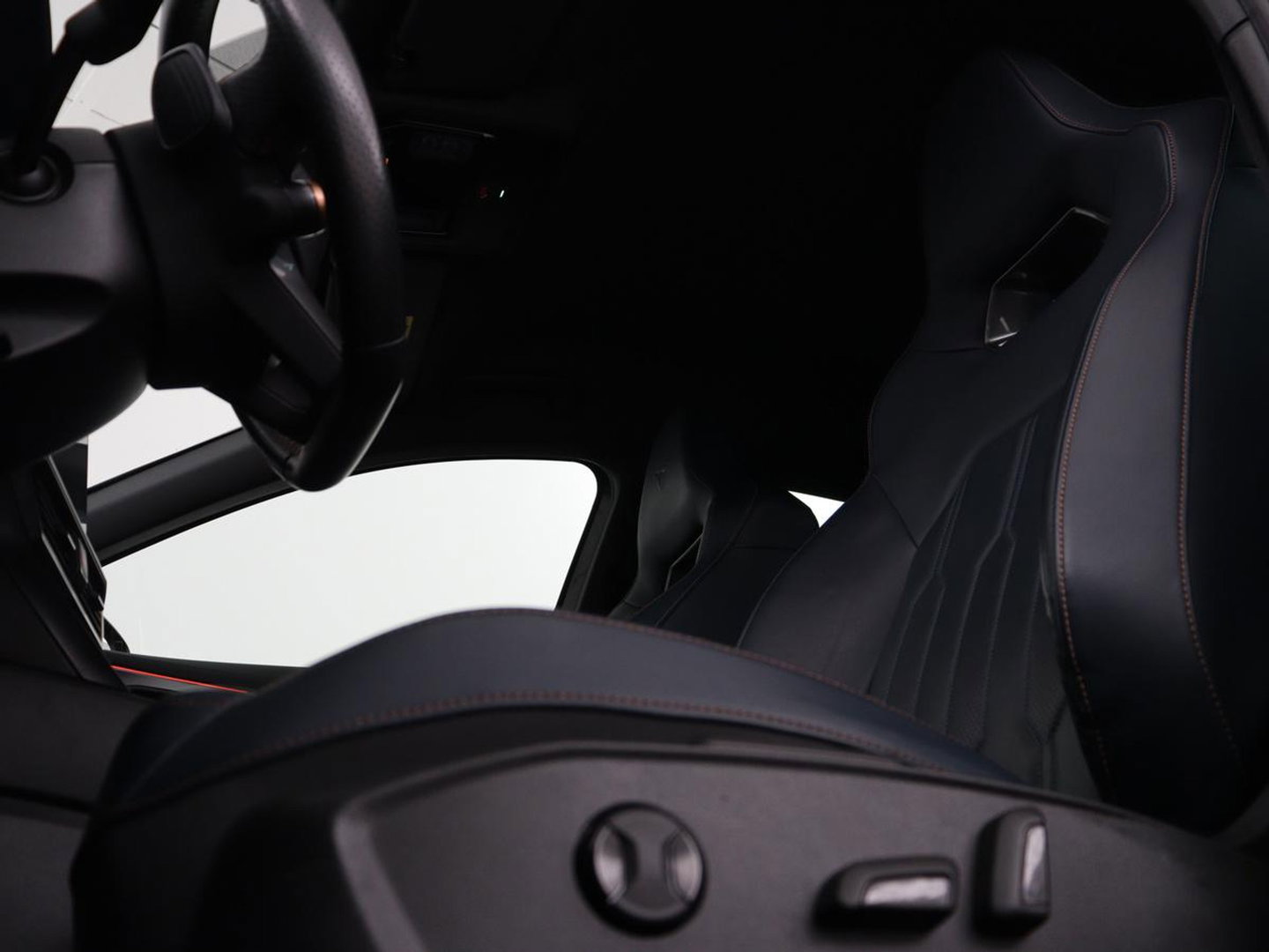 CUPRA Formentor 1.4 eHybrid VZ | SOH 94% | 245pk | Leder | Stoelverwarming | 360 Camera | Carplay | Sfeerverlichting | Navigatie | Adaptive cruise | Memory | Keyless | Full LED | PHEV | Plug In