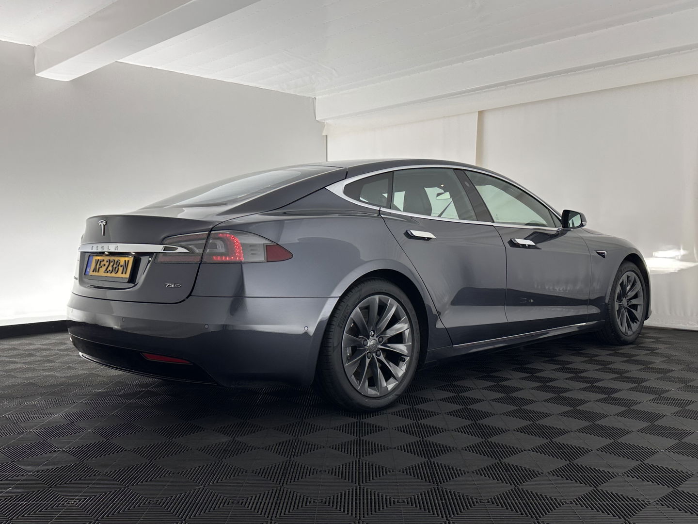 Tesla Model S 75D Base [ 3-Fase-17kW ] {SOH-85%} (INCL-BTW) Aut. *PANO-WINDOW | LEATHER | CCS-FASTLOADER | FULL-LED | NAVI-FULLMAP | KEYLESS | MEMORY-PACK | HEATED-COMFORTSEATS | DIGI-COCKPIT | CARBON-INLAY | AUTO-PILOT |  19"ALU*