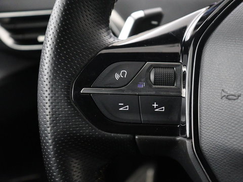 Peugeot 3008 1.6 HYbrid 225 GT Line | SOH 95% | Stoelverwarming | Adaptive cruise | Alcantara | Camera | Carplay | 19'' | Dodehoek detectie | Navigatie | Full LED | Parkeerhulp | Climate control | PHEV | Plug In