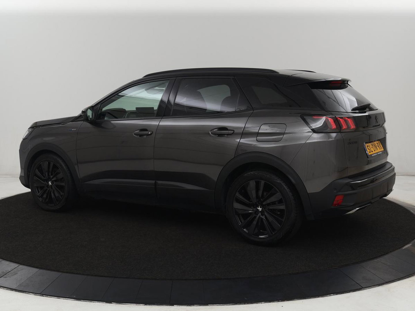 Peugeot 3008 1.6 HYbrid 225 GT Line | SOH 95% | Stoelverwarming | Adaptive cruise | Alcantara | Camera | Carplay | 19'' | Dodehoek detectie | Navigatie | Full LED | Parkeerhulp | Climate control | PHEV | Plug In