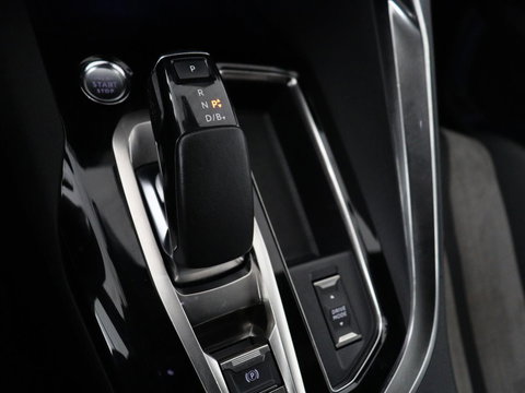 Peugeot 3008 1.6 HYbrid 225 GT Line | SOH 95% | Stoelverwarming | Adaptive cruise | Alcantara | Camera | Carplay | 19'' | Dodehoek detectie | Navigatie | Full LED | Parkeerhulp | Climate control | PHEV | Plug In