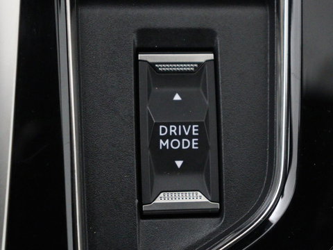 Peugeot 3008 1.6 HYbrid 225 GT Line | SOH 95% | Stoelverwarming | Adaptive cruise | Alcantara | Camera | Carplay | 19'' | Dodehoek detectie | Navigatie | Full LED | Parkeerhulp | Climate control | PHEV | Plug In