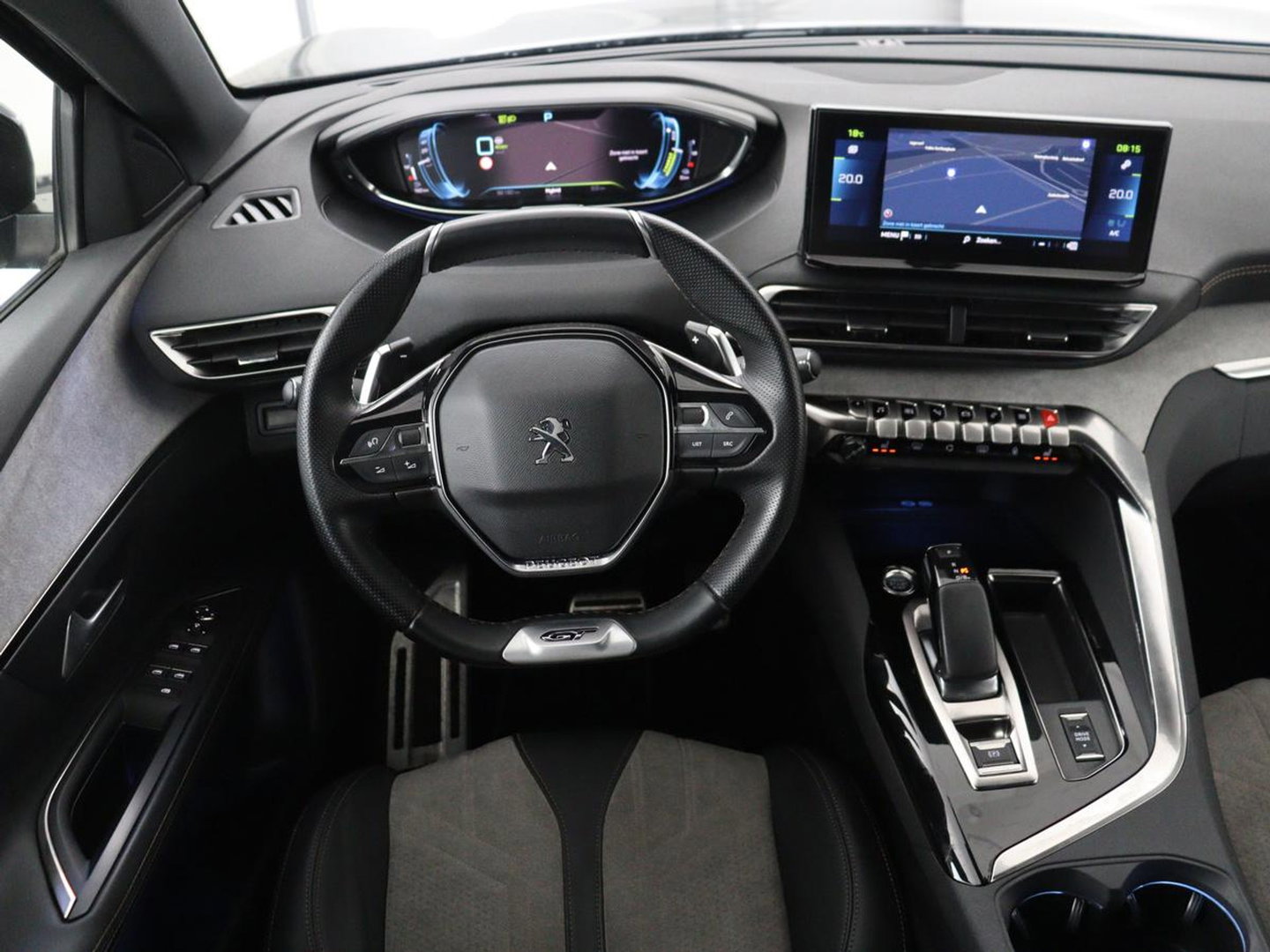 Peugeot 3008 1.6 HYbrid 225 GT Line | SOH 95% | Stoelverwarming | Adaptive cruise | Alcantara | Camera | Carplay | 19'' | Dodehoek detectie | Navigatie | Full LED | Parkeerhulp | Climate control | PHEV | Plug In