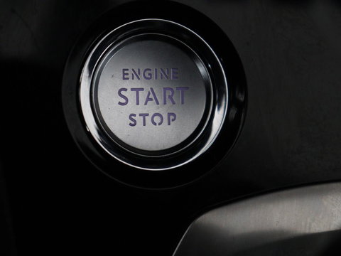 Peugeot 3008 1.6 HYbrid 225 GT Line | SOH 95% | Stoelverwarming | Adaptive cruise | Alcantara | Camera | Carplay | 19'' | Dodehoek detectie | Navigatie | Full LED | Parkeerhulp | Climate control | PHEV | Plug In