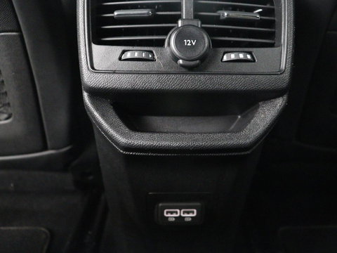 Peugeot 3008 1.6 HYbrid 225 GT Line | SOH 95% | Stoelverwarming | Adaptive cruise | Alcantara | Camera | Carplay | 19'' | Dodehoek detectie | Navigatie | Full LED | Parkeerhulp | Climate control | PHEV | Plug In