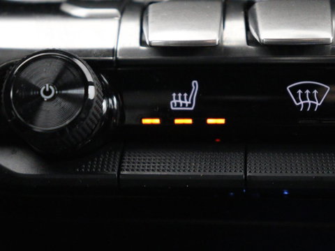 Peugeot 3008 1.6 HYbrid 225 GT Line | SOH 95% | Stoelverwarming | Adaptive cruise | Alcantara | Camera | Carplay | 19'' | Dodehoek detectie | Navigatie | Full LED | Parkeerhulp | Climate control | PHEV | Plug In