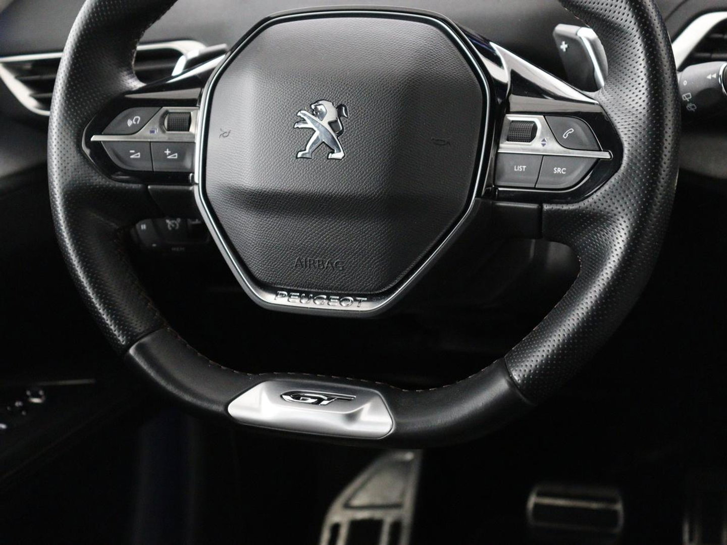 Peugeot 3008 1.6 HYbrid 225 GT Line | SOH 95% | Stoelverwarming | Adaptive cruise | Alcantara | Camera | Carplay | 19'' | Dodehoek detectie | Navigatie | Full LED | Parkeerhulp | Climate control | PHEV | Plug In