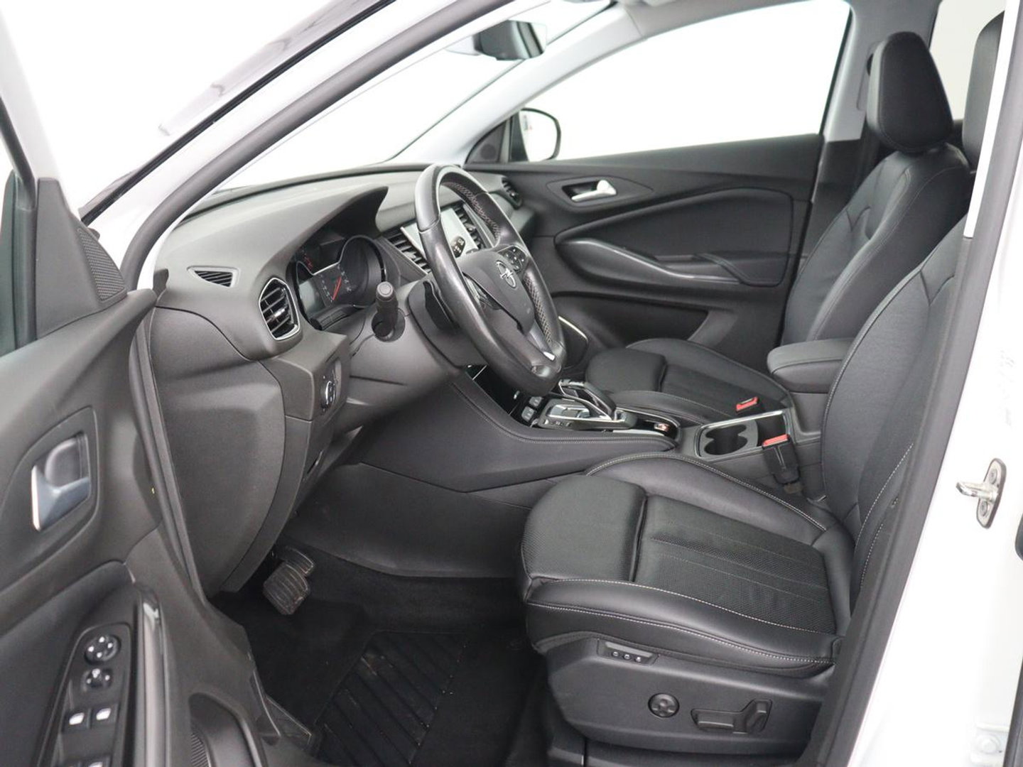 Opel Grandland X 1.6 Turbo Hybrid Elegance | SOH 93% | Stoelventilatie | Leder | Trekhaak | 360 Camera | Carplay | Stoelverwarming | Navigatie | Full LED | Cruise control | Bluetooth | Climate control | PHEV | Plug In