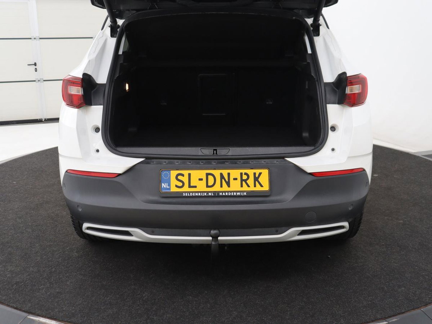 Opel Grandland X 1.6 Turbo Hybrid Elegance | SOH 93% | Stoelventilatie | Leder | Trekhaak | 360 Camera | Carplay | Stoelverwarming | Navigatie | Full LED | Cruise control | Bluetooth | Climate control | PHEV | Plug In