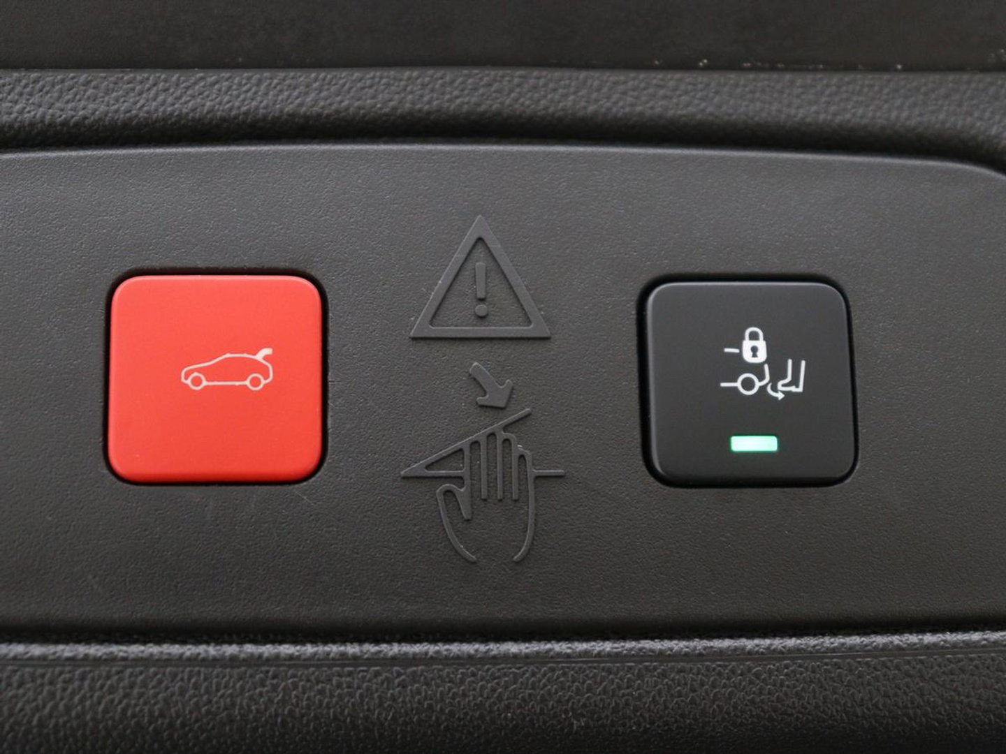 Opel Grandland X 1.6 Turbo Hybrid Elegance | SOH 93% | Stoelventilatie | Leder | Trekhaak | 360 Camera | Carplay | Stoelverwarming | Navigatie | Full LED | Cruise control | Bluetooth | Climate control | PHEV | Plug In