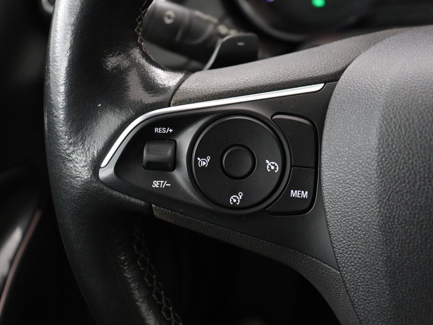 Opel Grandland X 1.6 Turbo Hybrid Elegance | SOH 93% | Stoelventilatie | Leder | Trekhaak | 360 Camera | Carplay | Stoelverwarming | Navigatie | Full LED | Cruise control | Bluetooth | Climate control | PHEV | Plug In