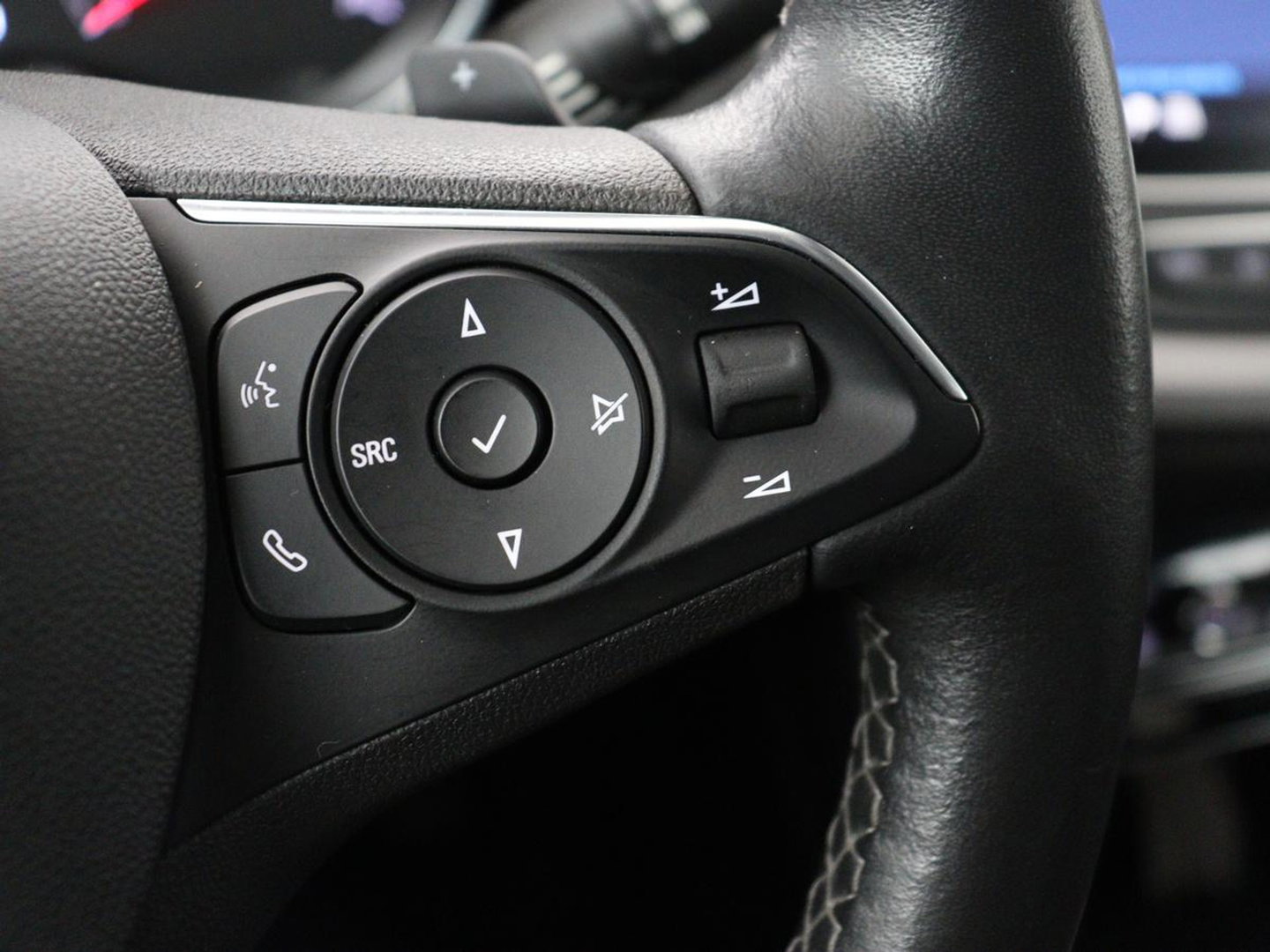 Opel Grandland X 1.6 Turbo Hybrid Elegance | SOH 93% | Stoelventilatie | Leder | Trekhaak | 360 Camera | Carplay | Stoelverwarming | Navigatie | Full LED | Cruise control | Bluetooth | Climate control | PHEV | Plug In