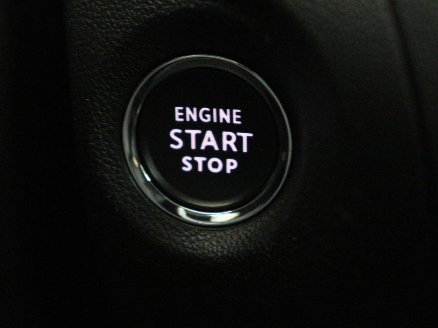 Opel Grandland X 1.6 Turbo Hybrid Elegance | SOH 93% | Stoelventilatie | Leder | Trekhaak | 360 Camera | Carplay | Stoelverwarming | Navigatie | Full LED | Cruise control | Bluetooth | Climate control | PHEV | Plug In