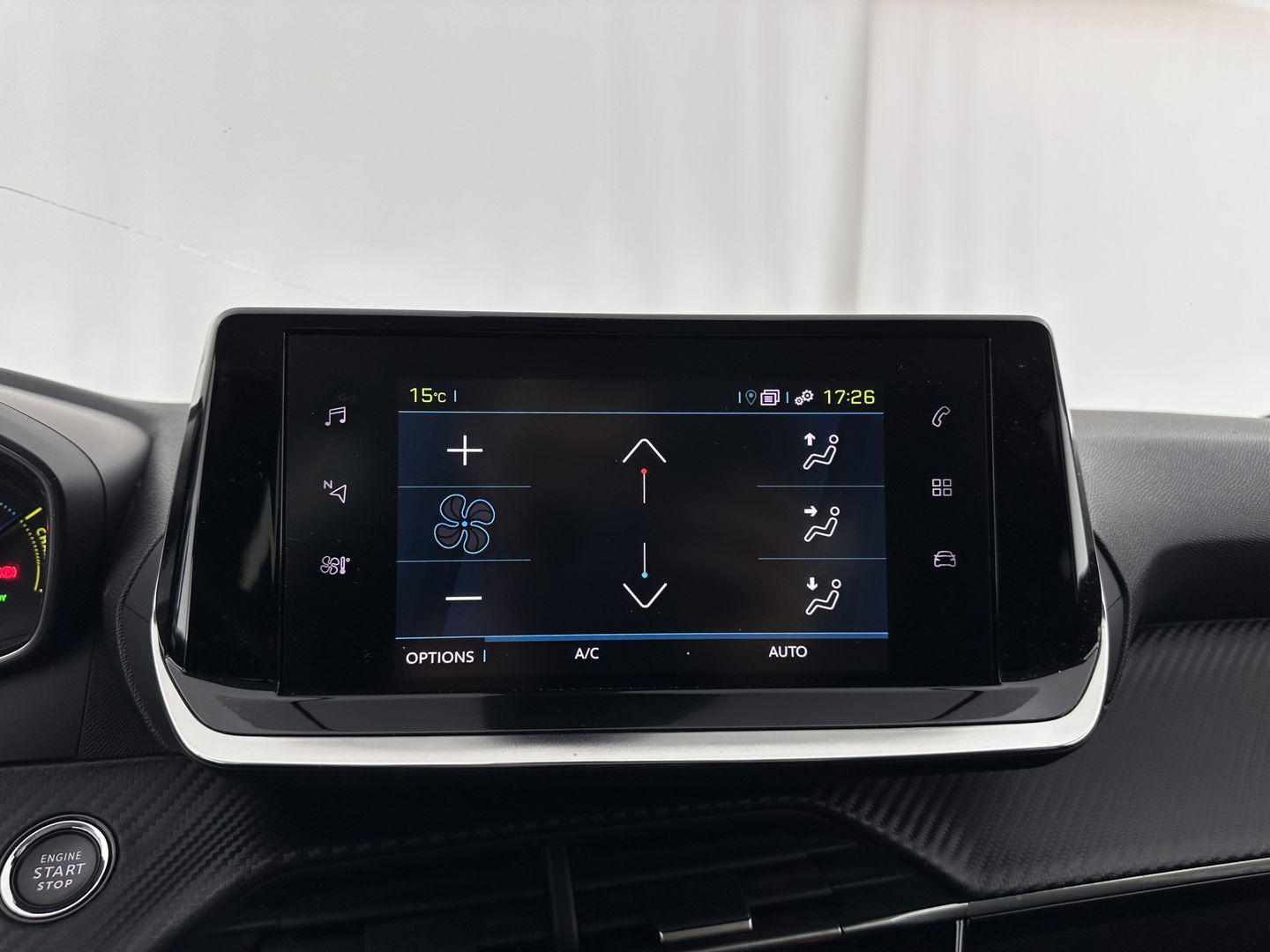 Peugeot e-208 EV Style 50 kWh [3-Fase-11kW] {SOH-96%} (INCL-BTW) Aut. *LEATHER-FABRIC | FULL-LED | HEATED-SPORTSEATS | KEYLESS | PRIVACYGLASS | DAB+ | NAVI-FULLMAP | ECC | PDC | CRUISE | CARBON-INLAY | DIGI-COCKPIT | 16''ALU*