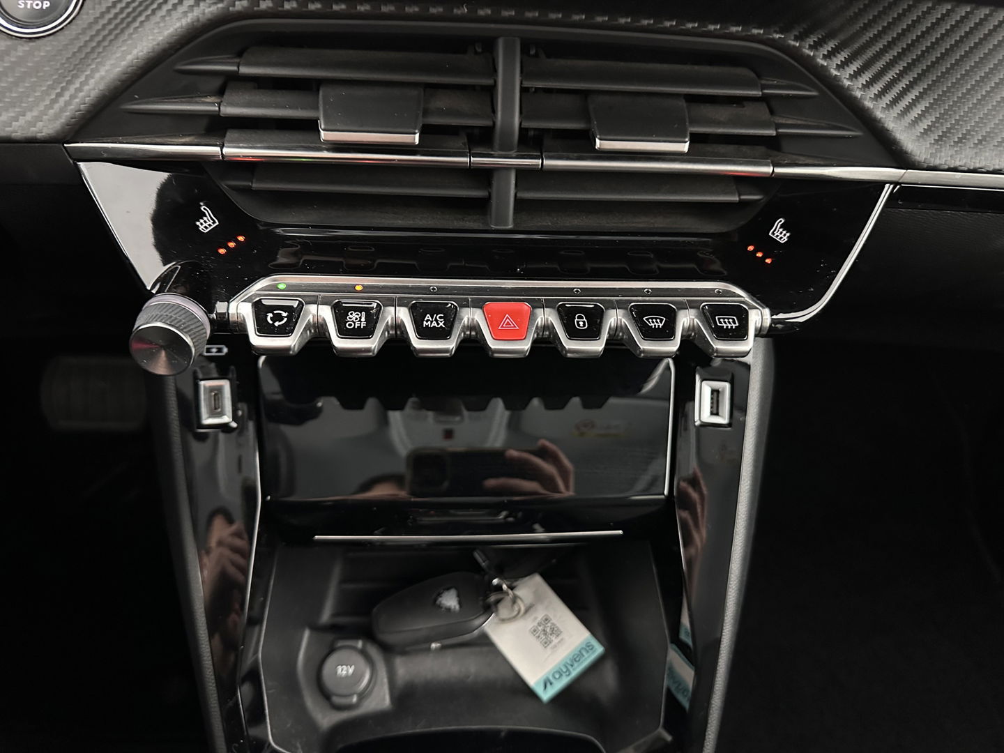 Peugeot e-208 EV Style 50 kWh [3-Fase-11kW] {SOH-96%} (INCL-BTW) Aut. *LEATHER-FABRIC | FULL-LED | HEATED-SPORTSEATS | KEYLESS | PRIVACYGLASS | DAB+ | NAVI-FULLMAP | ECC | PDC | CRUISE | CARBON-INLAY | DIGI-COCKPIT | 16''ALU*