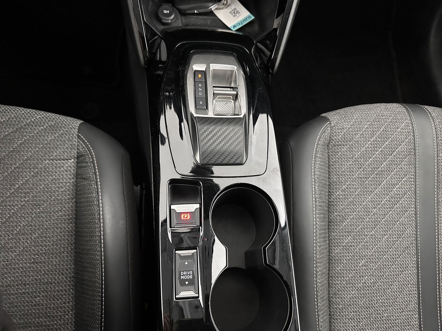 Peugeot e-208 EV Style 50 kWh [3-Fase-11kW] {SOH-96%} (INCL-BTW) Aut. *LEATHER-FABRIC | FULL-LED | HEATED-SPORTSEATS | KEYLESS | PRIVACYGLASS | DAB+ | NAVI-FULLMAP | ECC | PDC | CRUISE | CARBON-INLAY | DIGI-COCKPIT | 16''ALU*