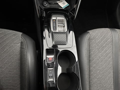 Peugeot e-208 EV Style 50 kWh [3-Fase-11kW] {SOH-96%} (INCL-BTW) Aut. *LEATHER-FABRIC | FULL-LED | HEATED-SPORTSEATS | KEYLESS | PRIVACYGLASS | DAB+ | NAVI-FULLMAP | ECC | PDC | CRUISE | CARBON-INLAY | DIGI-COCKPIT | 16''ALU*