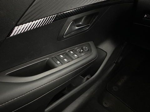 Peugeot e-208 EV Style 50 kWh [3-Fase-11kW] {SOH-96%} (INCL-BTW) Aut. *LEATHER-FABRIC | FULL-LED | HEATED-SPORTSEATS | KEYLESS | PRIVACYGLASS | DAB+ | NAVI-FULLMAP | ECC | PDC | CRUISE | CARBON-INLAY | DIGI-COCKPIT | 16''ALU*