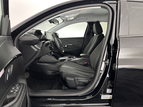 Peugeot e-208 EV Style 50 kWh [3-Fase-11kW] {SOH-96%} (INCL-BTW) Aut. *LEATHER-FABRIC | FULL-LED | HEATED-SPORTSEATS | KEYLESS | PRIVACYGLASS | DAB+ | NAVI-FULLMAP | ECC | PDC | CRUISE | CARBON-INLAY | DIGI-COCKPIT | 16''ALU*