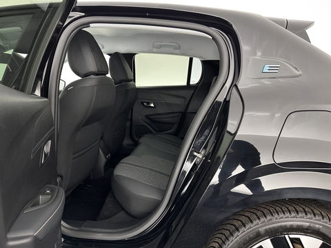 Peugeot e-208 EV Style 50 kWh [3-Fase-11kW] {SOH-96%} (INCL-BTW) Aut. *LEATHER-FABRIC | FULL-LED | HEATED-SPORTSEATS | KEYLESS | PRIVACYGLASS | DAB+ | NAVI-FULLMAP | ECC | PDC | CRUISE | CARBON-INLAY | DIGI-COCKPIT | 16''ALU*