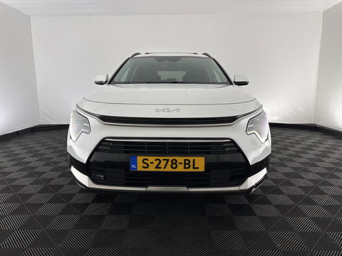 Kia Niro 1.6 GDi Hybrid Dynamic Plus Line (INCL-BTW) Aut. *PANO | HEAD-UP | LEATHER | DIGI-COCKPIT | NAVI-FULLMAP | DAB | ADAPTIVE-CRUISE | CAMERA | HEATED-COMFORTSEATS | KEYLESS | PRIVACYGLASS | SHIFTPADDLES | CARPLAY | TOWBAR | 16"