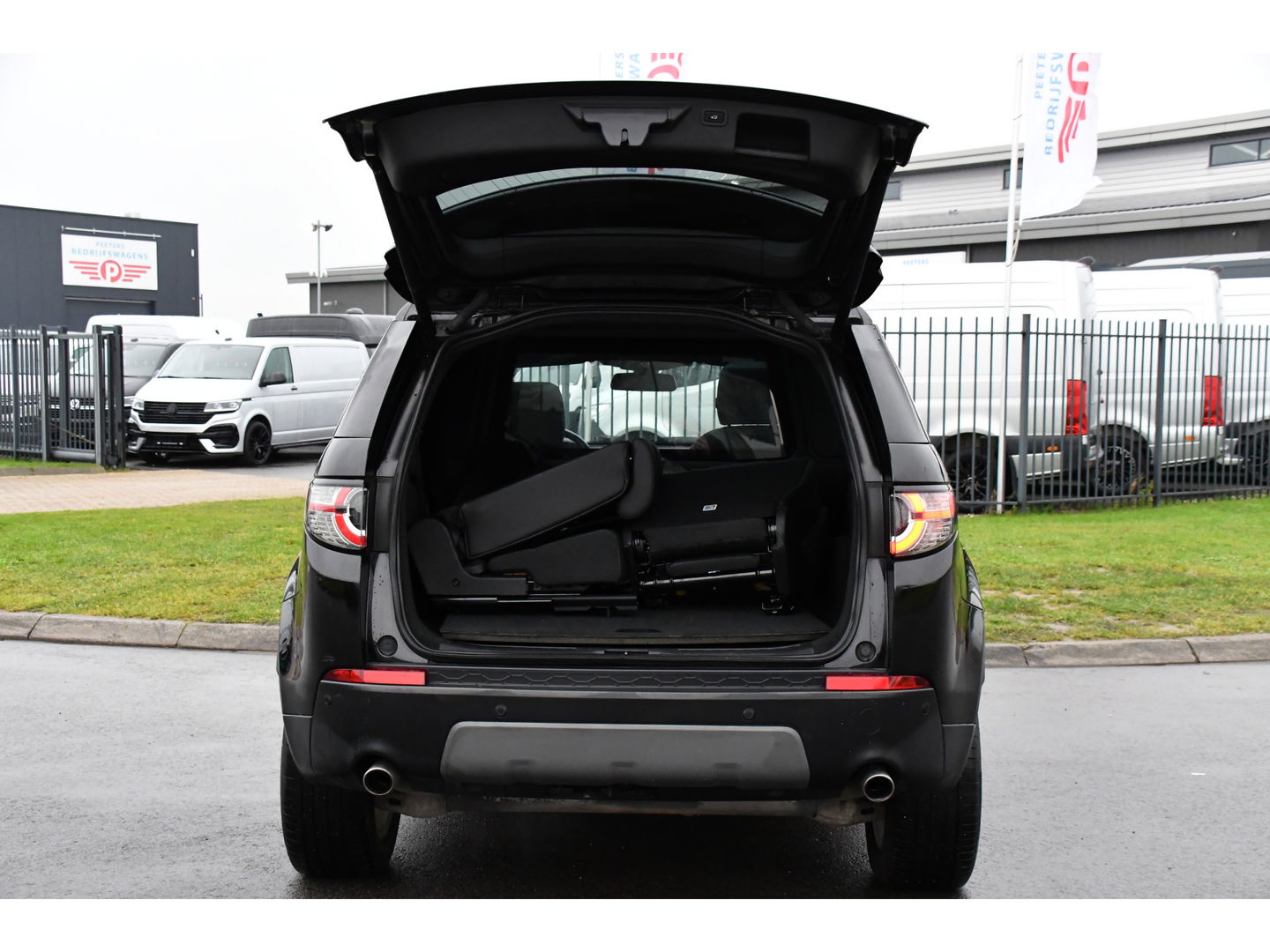 Land Rover Discovery Sport 2.0 TD4 HSE Camera, Cruise, Stoelverwarming, PANO, 180pk, LED, Leder, Automaat, multimedia, Uniek!