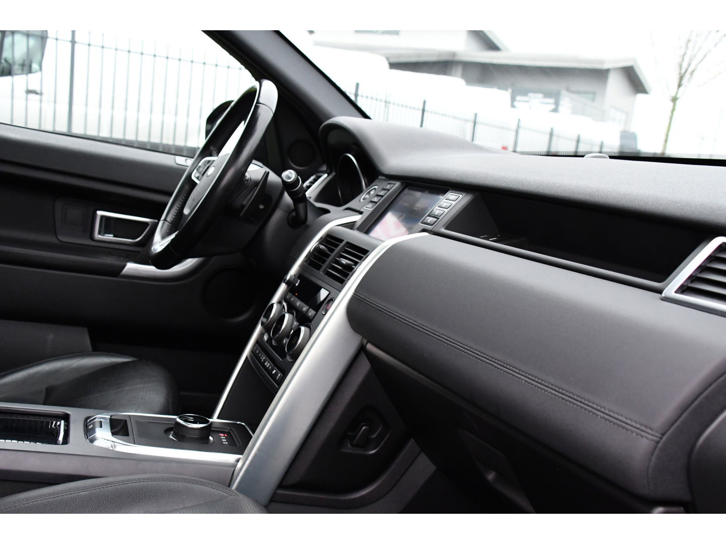 Land Rover Discovery Sport 2.0 TD4 HSE Camera, Cruise, Stoelverwarming, PANO, 180pk, LED, Leder, Automaat, multimedia, Uniek!