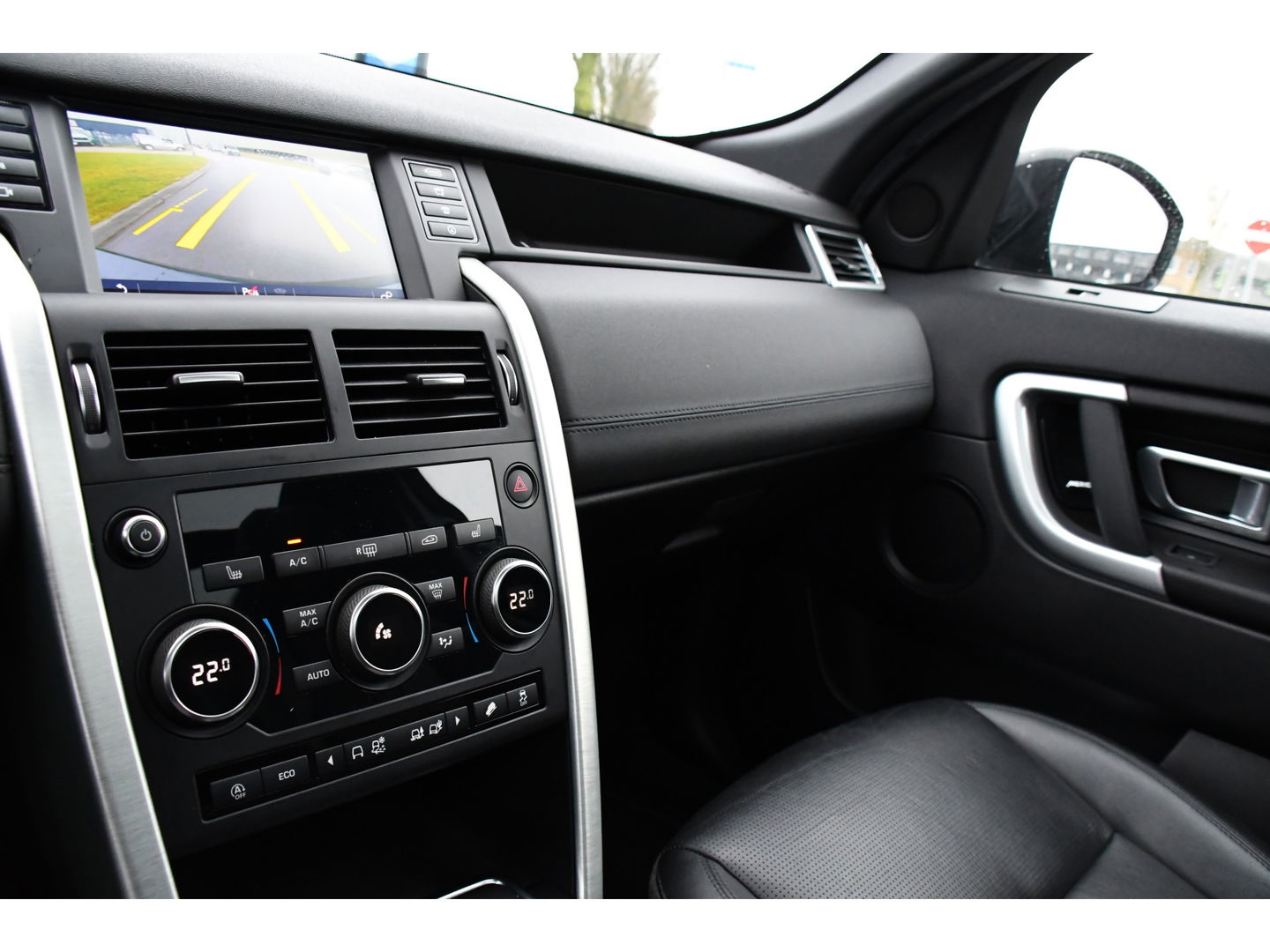 Land Rover Discovery Sport 2.0 TD4 HSE Camera, Cruise, Stoelverwarming, PANO, 180pk, LED, Leder, Automaat, multimedia, Uniek!