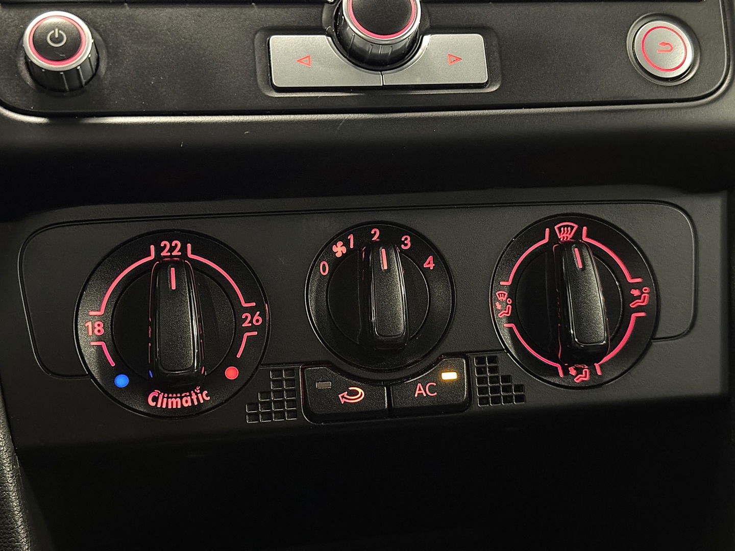 Volkswagen Polo 1.2 Easyline | 5 Deurs | Navigatie | Airconditioning | Isofix | Lichtmetalen Velgen | Radio | CD | Elektrische Ramen |  Centrale Deurvergrendeling |