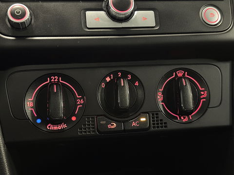 Volkswagen Polo 1.2 Easyline | 5 Deurs | Navigatie | Airconditioning | Isofix | Lichtmetalen Velgen | Radio | CD | Elektrische Ramen |  Centrale Deurvergrendeling |