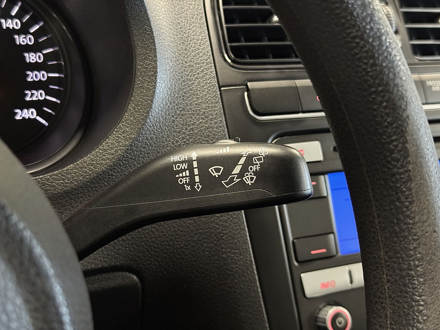 Volkswagen Polo 1.2 Easyline | 5 Deurs | Navigatie | Airconditioning | Isofix | Lichtmetalen Velgen | Radio | CD | Elektrische Ramen |  Centrale Deurvergrendeling |