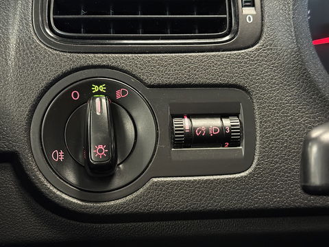 Volkswagen Polo 1.2 Easyline | 5 Deurs | Navigatie | Airconditioning | Isofix | Lichtmetalen Velgen | Radio | CD | Elektrische Ramen |  Centrale Deurvergrendeling |