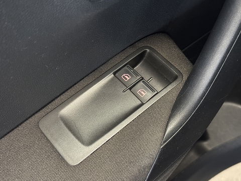 Volkswagen Polo 1.2 Easyline | 5 Deurs | Navigatie | Airconditioning | Isofix | Lichtmetalen Velgen | Radio | CD | Elektrische Ramen |  Centrale Deurvergrendeling |