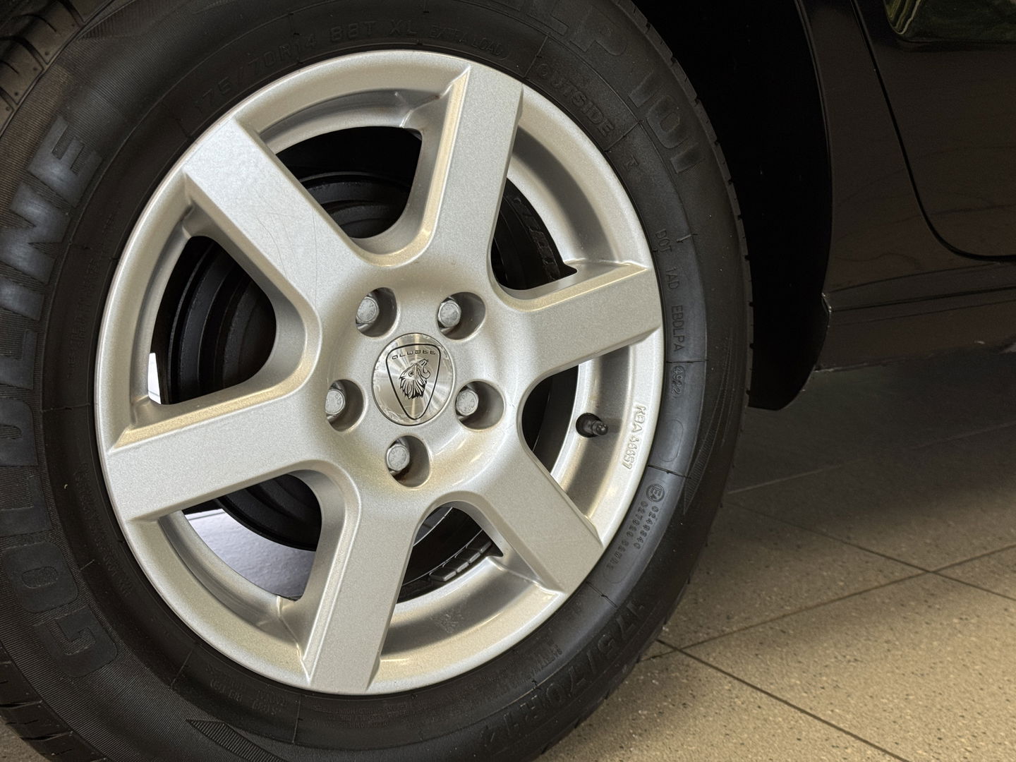 Volkswagen Polo 1.2 Easyline | 5 Deurs | Navigatie | Airconditioning | Isofix | Lichtmetalen Velgen | Radio | CD | Elektrische Ramen |  Centrale Deurvergrendeling |